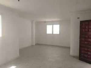  A louer un appartement s+3 derrière stade de la Marsa