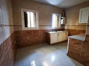 Appartement S+2 Bab Saadoun/Hneya à louer immédiatement