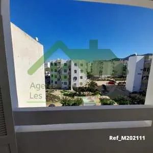 un appartement S+3 au 2éme étage d’un immeuble,situé à Boumhel.