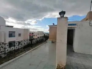 AV un appartement avec terrasse à Hammamet m