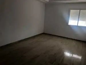  un appartement S+3 à louer aux jardins l'aouina