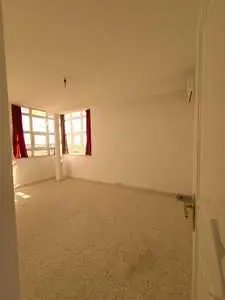 A vendre un appartement s+3 à Ain zaghwen