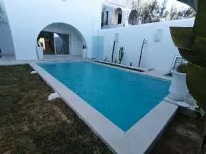 belle villa avec piscine à Hammamet sud 