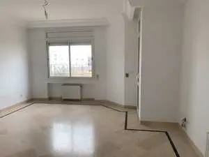  A vendre un appartement S+2 Jardin Del Menzah1