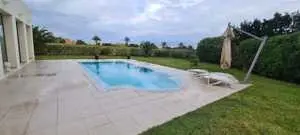 A louer un étage de villa s+3 meublée avec accès piscine au Golf de Gammarth 