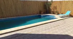 A vendre villa s5 avec piscine à la Soukra