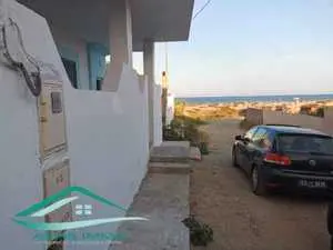 Maison R+3 a 50 mètres de plage chat Mrigueb