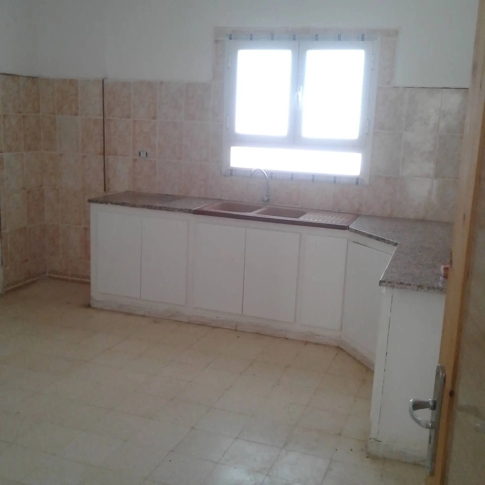 Appartement 4 chambres Ras el Kef شقة 4 غرف نوم في راس الكاف قفصة