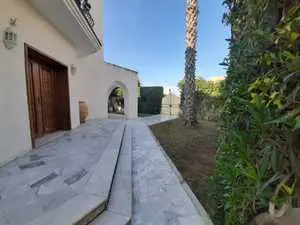 Belle Villa à Rte de relais Gammarth derrière école privée Bouabdallah