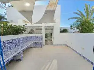 Duplex meublé S+2 de 90m² avec deux terrasses à hammamet Centre 