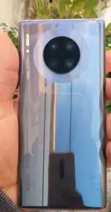 Mate 30 pro état neuf avec les accessoires 