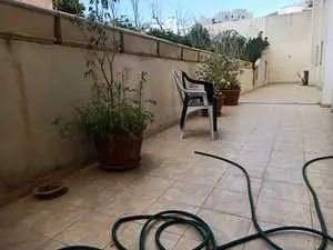 S+2 avec une terrasse privative à Les Jardins d'El Menzah 2