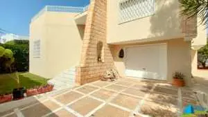 Villa S+5 avec jardin à la Soukra