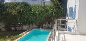 A louer à Gammarth une très belle villa non meublé avec une piscine