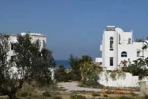 Terrain 390 m² vue mer à Hergla Sousse titré pour une villa R+2 et clôture