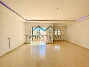 Appartement S+3 à La Soukra