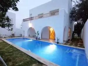 Location vacances villa piscine privée Hammamet