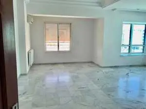 Un appartement S+2 à louer à Ain Zaghouane Nord.