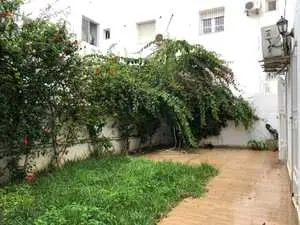 Appart S+3 avec jardin à Ennasr 2 