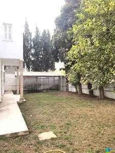 Villa S+5 avec jardin à la Marsa