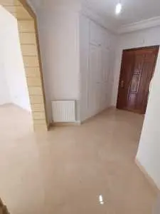 Appartement s+3 a cité l'wahatte ,laouina