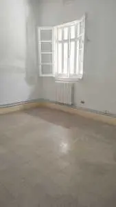 Un appartement S+3 à louer à Manzah 1