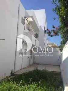 Étage de villa de 350m2 ennasr 