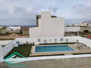 Maison S+2 avec piscine à 150 mètres de plage el Argoub hawaria