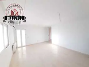 Appartement S+2 à Vendre Réf BV538