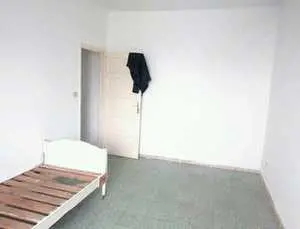 APPARTEMENT PRÈS TOUTE COMMODITÉS 2 PIÈCES + HALL + BALCON 600 DT