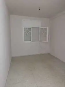 Appartement à vendre vide à Ain Zaghouan 