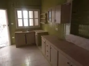 rdc de villa s+2 à vendre 