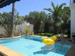 Villa avec piscine à vendre