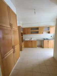 a vendre un appartement s+3 bien orienté