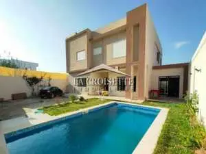 Villa S+4 avec piscine à La Soukra MVV0100 