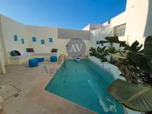 A vendre un Duplex s+4 jumelé avec piscine A Carthage 