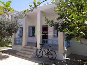 VILLA S+3 SUR UN TERRAIN DE 578M² EZZAHRA