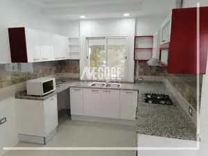 A vendre villa S+4 sur deux niveaux,située à sidi Hammed