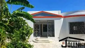 villa et jardin 1080 m2 à 15 min de centre ville hammamet à bord du route