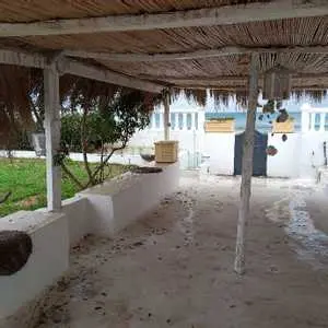 Villa pieds dans l'eau à Haouaria
