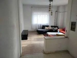 Menzah 7 Etage de villa semi meublé ou vide S+3 