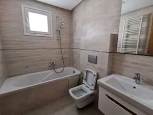  a louer appartement s+2 neuf a chotrana1 la soukra