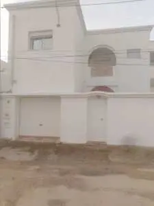 À louer une villa Vide à sidi fraj à 1km de Park de la soukra coin résidentiel 