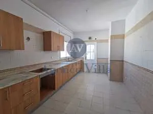 A vendre magnifique Appartement s+4 A Cité Elwahat