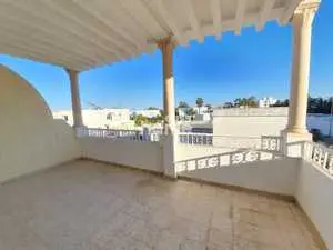 Etage de villa meublé de 150m² à Hammamet Nord 