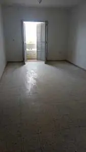 A vendre Appartement S+3 route Lafrane km0.5