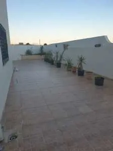 Appartement S+3 avec Terrasse à Ennasr 2