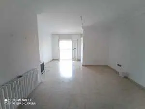 Av appartement S+3 à Cité El Wahat