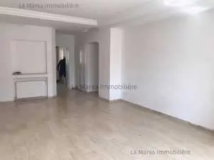 A Vendre appartement s3 à Cité El Wahat