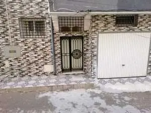 a vendre maison 2 etage cité riadh rue tawfik a coté de ciosque